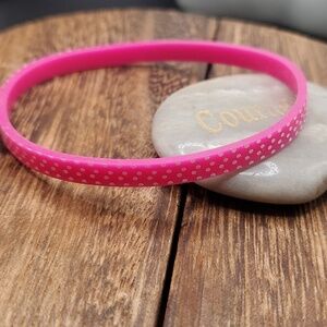 B2823 polka dotted pink silicone bracelet